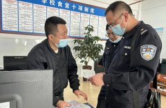 到食材储存情况能否合适卫生要求；到索证索票